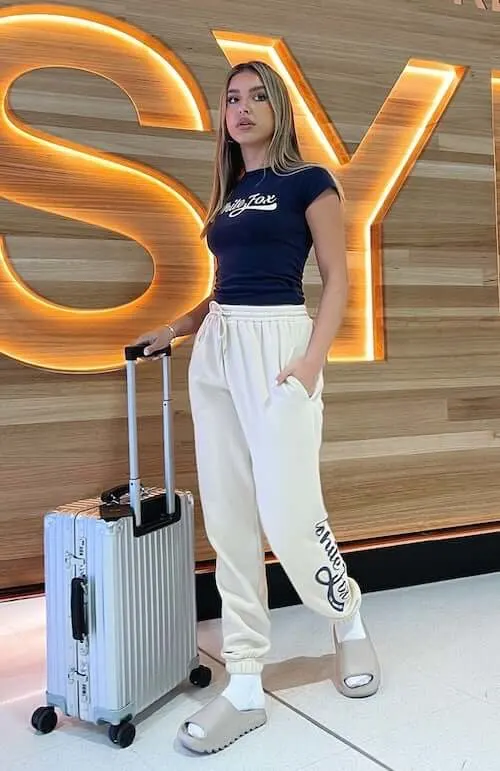 casual summer travel outfits
