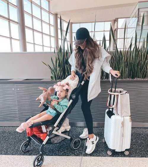 how to stay comfy and chic when traveling with your kids