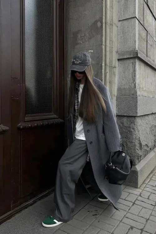 chic wide leg pants outfit
