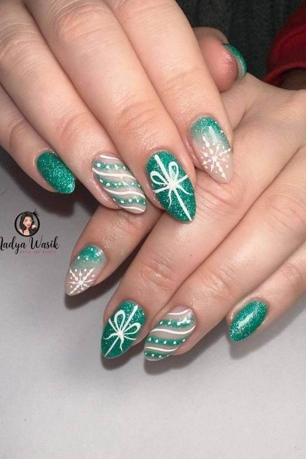 Green Glitter Gift Bow Nails