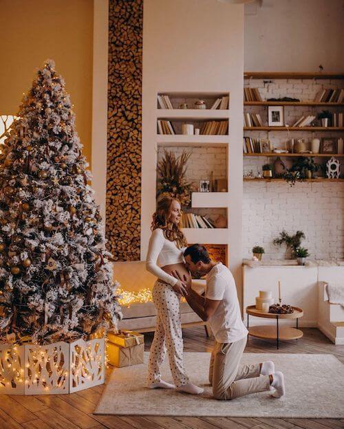 christmas maternity photoshoot ideas