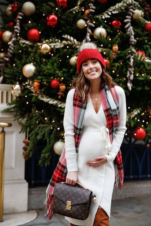 christmas maternity photoshoot ideas