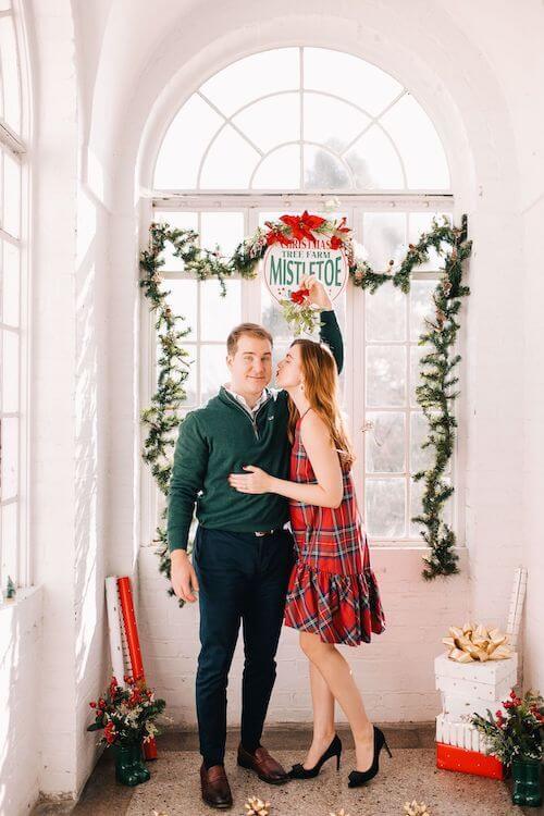 christmas photography ideas for couples