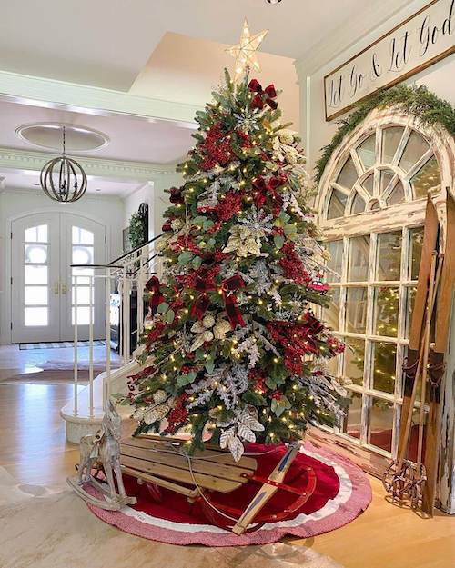 classic traditional Christmas tree decorating ideas