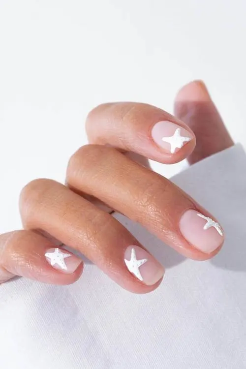 classy summer nails