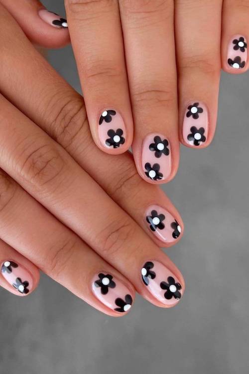 classy summer nails