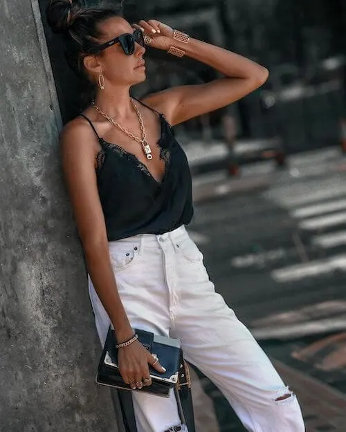 classy white jeans outfits for ladies for date night