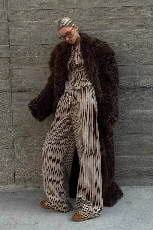 comfy trendy wide leg pants outfit