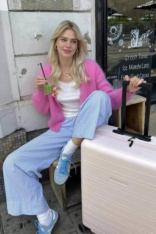 comfy trendy wide leg pants outfit