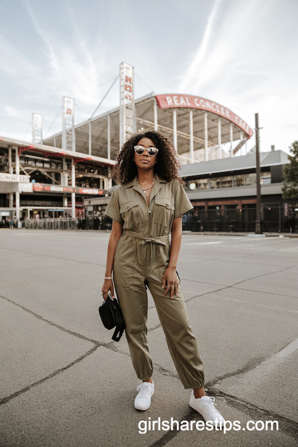 Utility Jumpsuit & Sneakers Utility-Cool