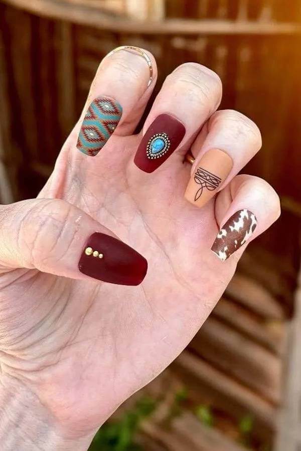 Boho-Inspired Southwest Pattern Nails