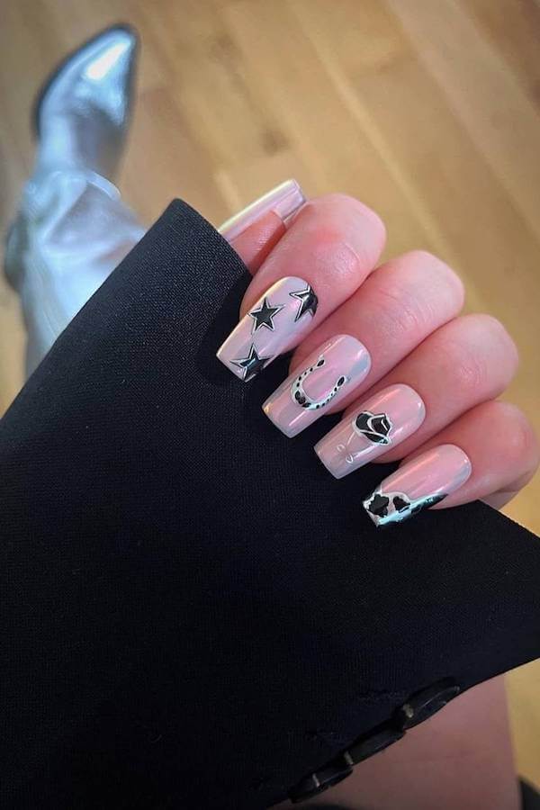 Western Star and Horseshoe Nail Design