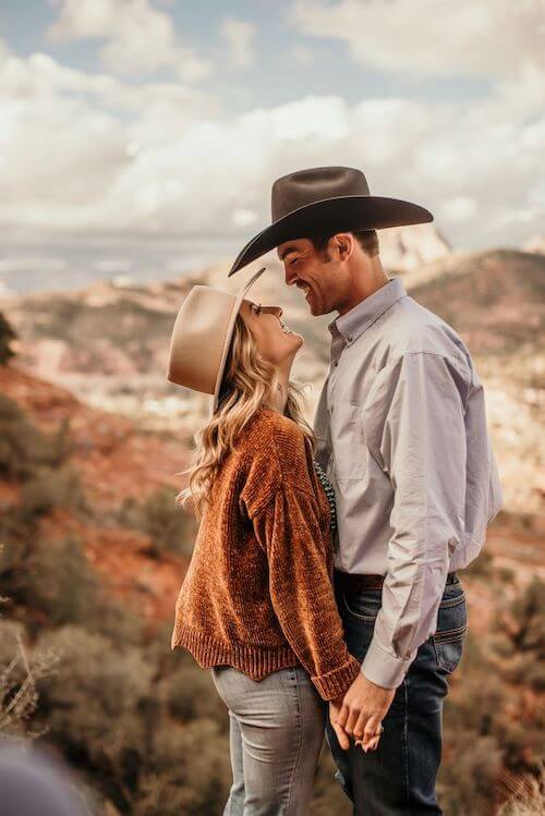 country photoshoot outfit ideas couple