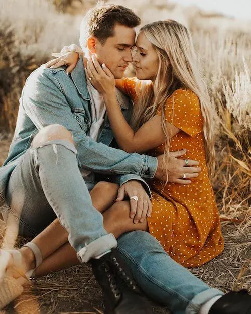 country photoshoot outfit ideas couple