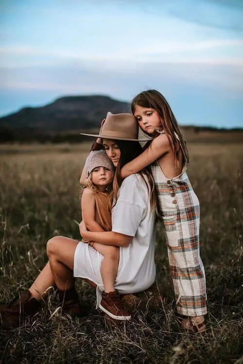 country photoshoot outfit ideas family