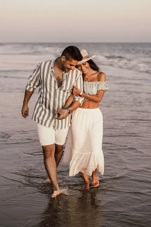 couple photoshoot outfit beach