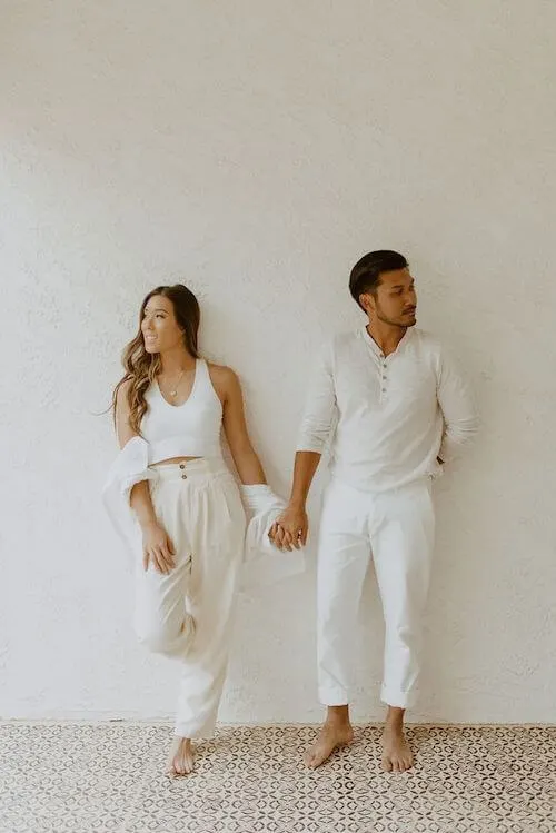 couple photoshoot outfits indoor at home