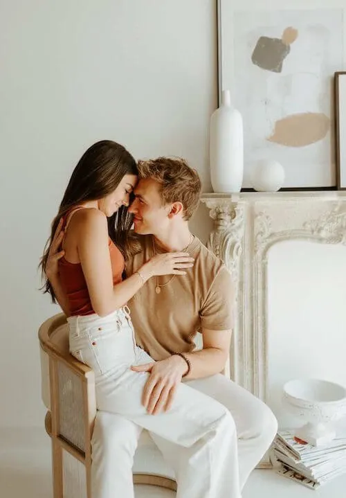 couple photoshoot outfits indoor at home