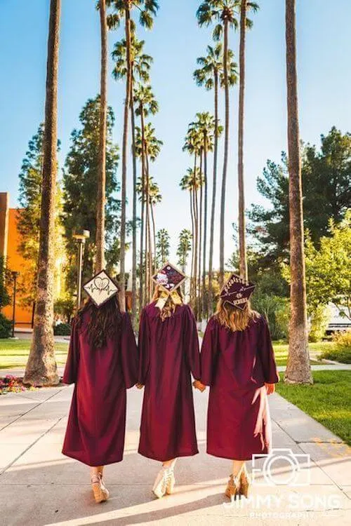 Cute Graduation Photo Ideas With Friends And Families