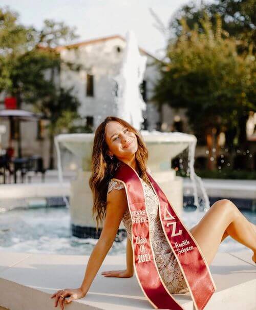 Creative Ideas For Your Graduation Photoshoot