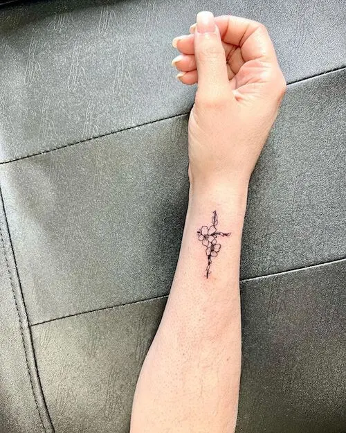 cross tattoo designs for women