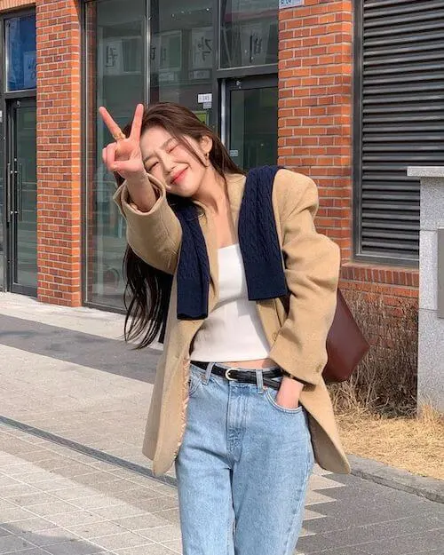 cute Korean outfits with jeans