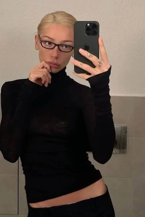dark feminine outfits