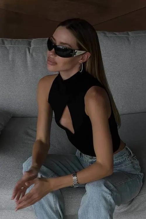 dark feminine outfits