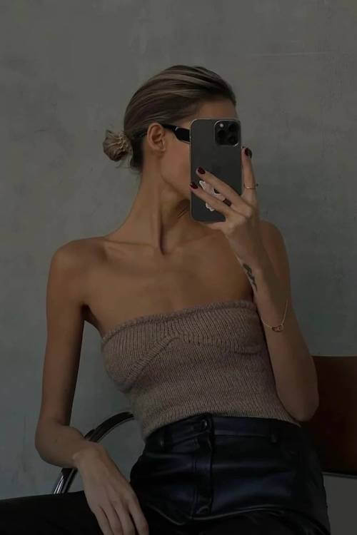 dark feminine outfits