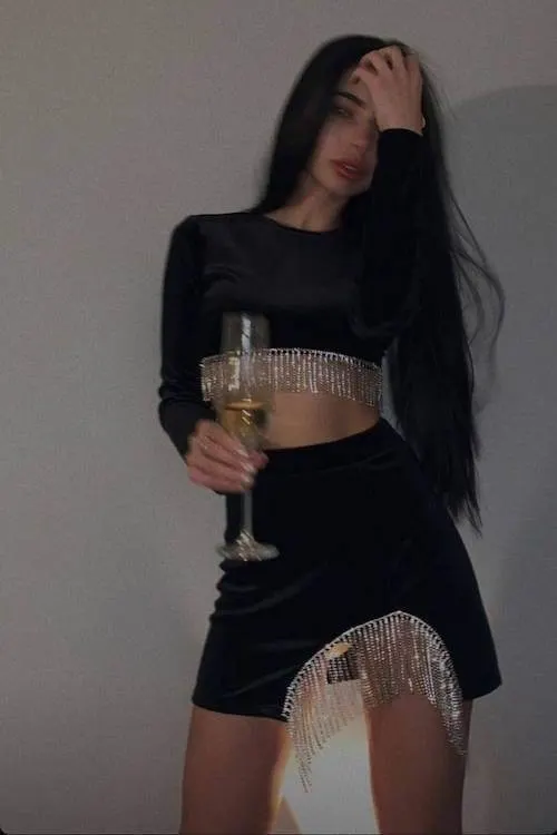 dark feminine outfits