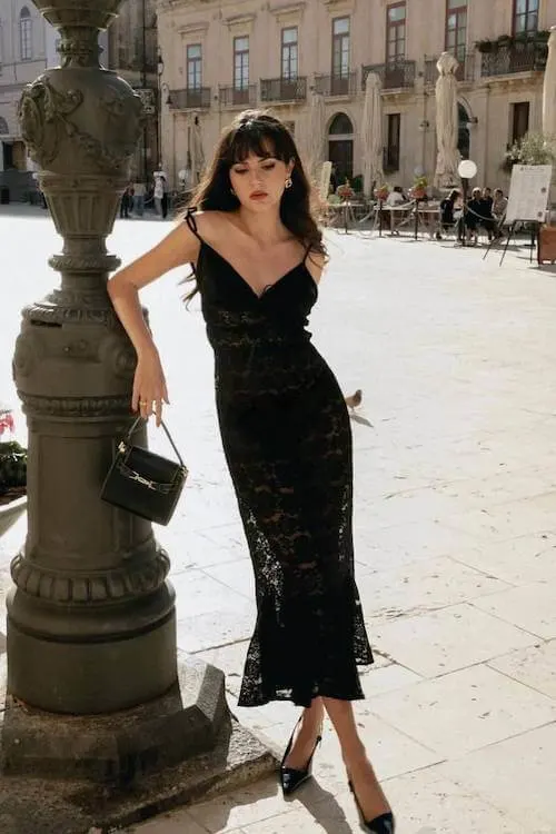 dark feminine outfits