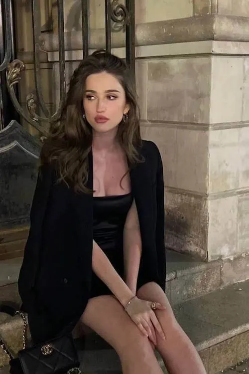 dark feminine outfits