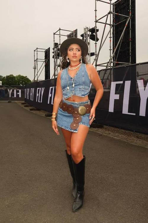 denim vest outfit