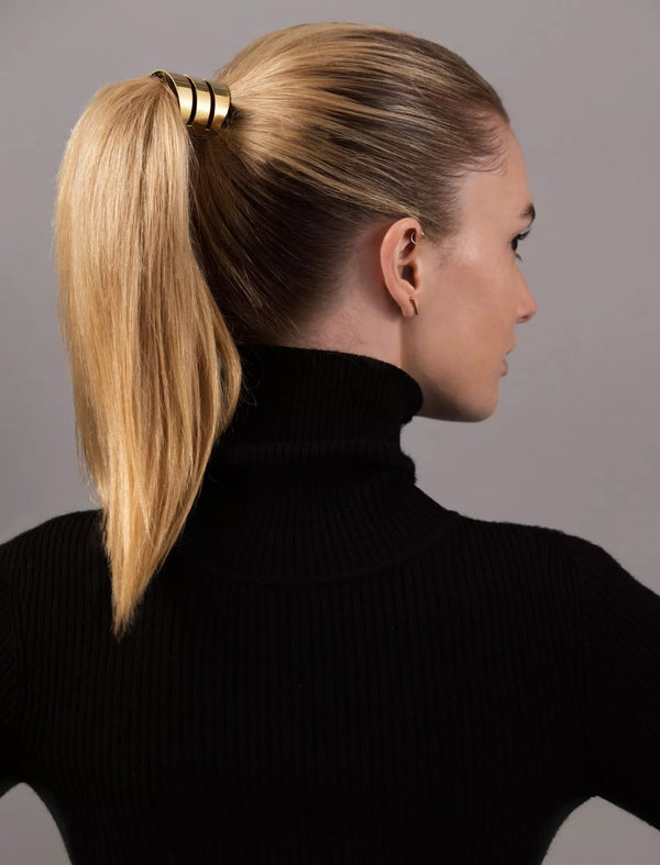 Sleek Mid-Height Ponytail With Minimalist Clip