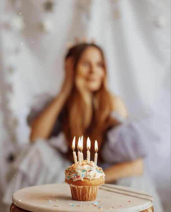 elegant birthday photoshoot ideas