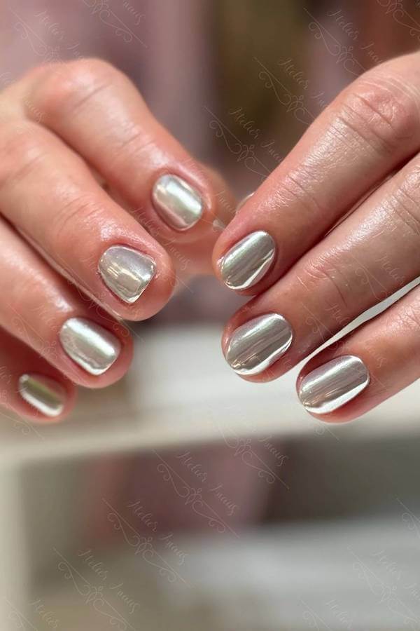 Metallic Silver Cat Eye Nails