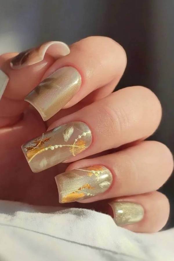 Champagne Gold Cat Eye Nails with Foil