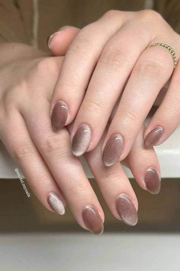 Soft Mocha Cat Eye Nails