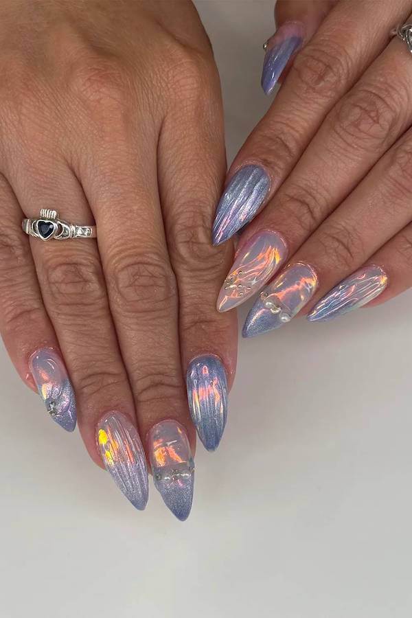 Holographic Cat Eye Stiletto Nails