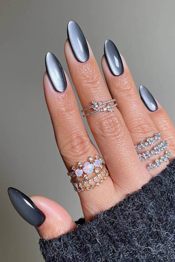 Metallic Gray Cat Eye Nails