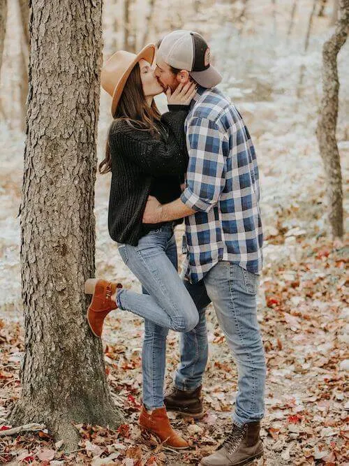 fall couple photoshoot ideas