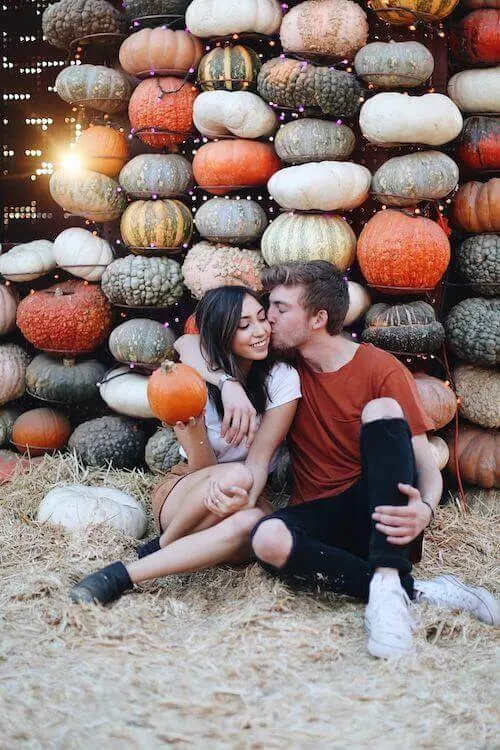 fall couple photoshoot ideas