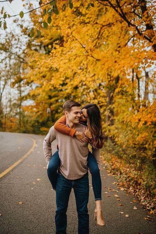 fall couple photoshoot ideas