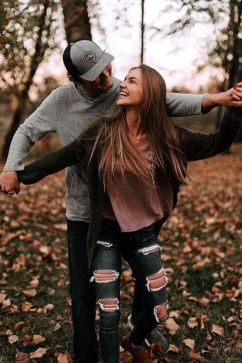 fall couple photoshoot ideas