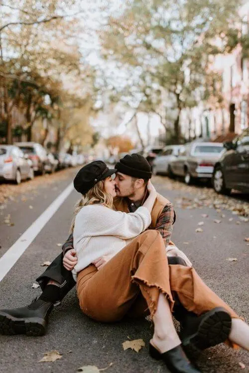 fall couple photoshoot ideas