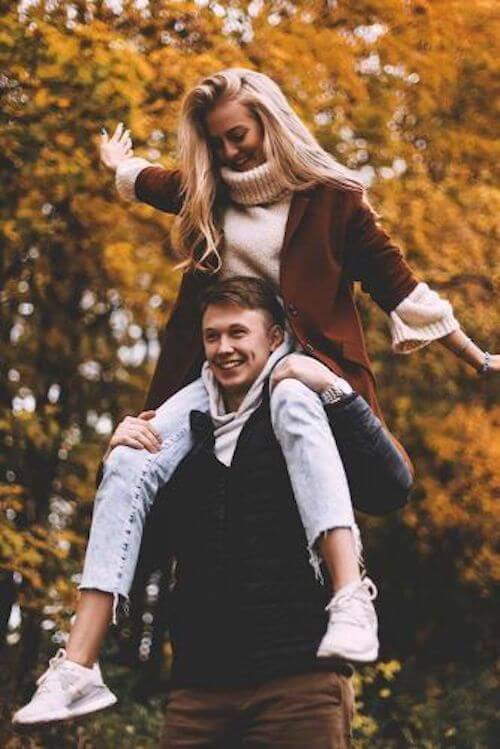 fall couple photoshoot ideas