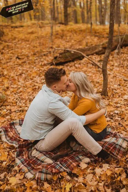 fall couple photoshoot ideas