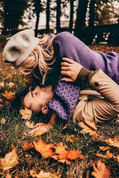 fall couple photoshoot ideas outfits