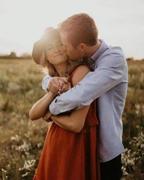 fall couple photoshoot ideas