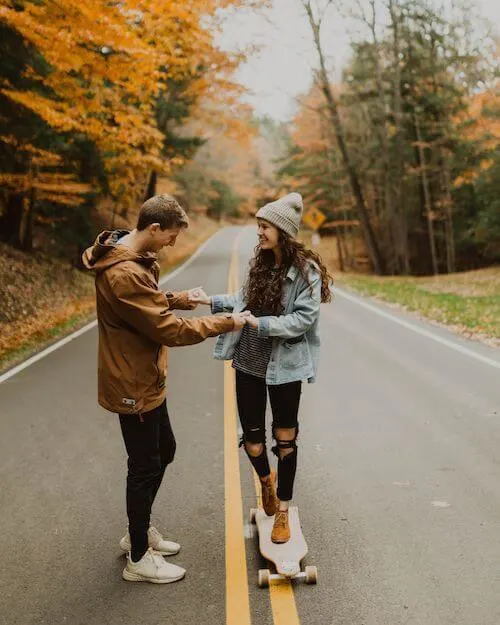 fall couple photoshoot ideas